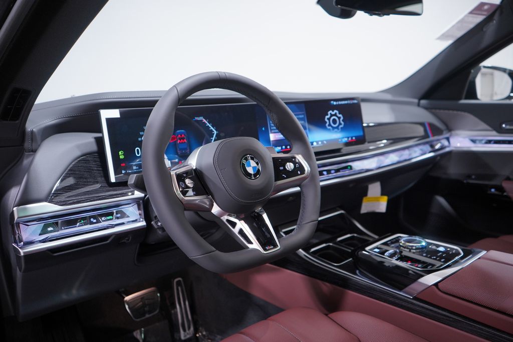 Thumbnail: 2026 BMW 7 Series - 6