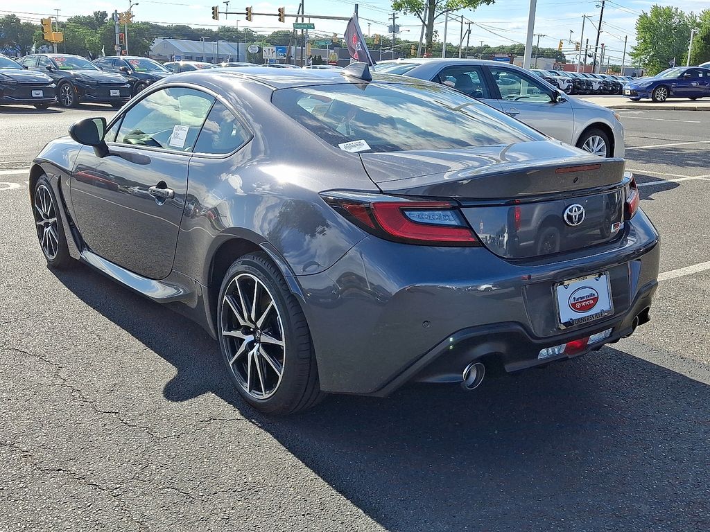 Thumbnail: 2025 Toyota GR86 - 4