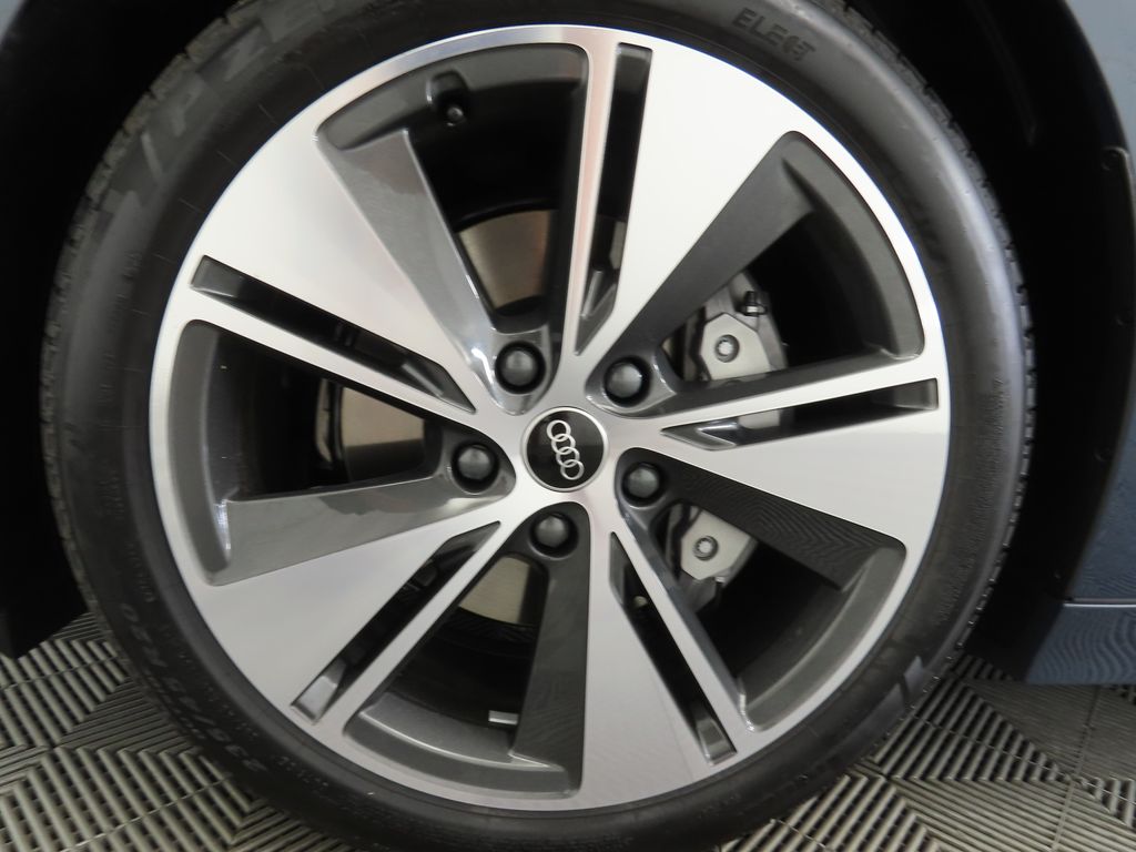 Thumbnail: 2025 Audi A6 - 30