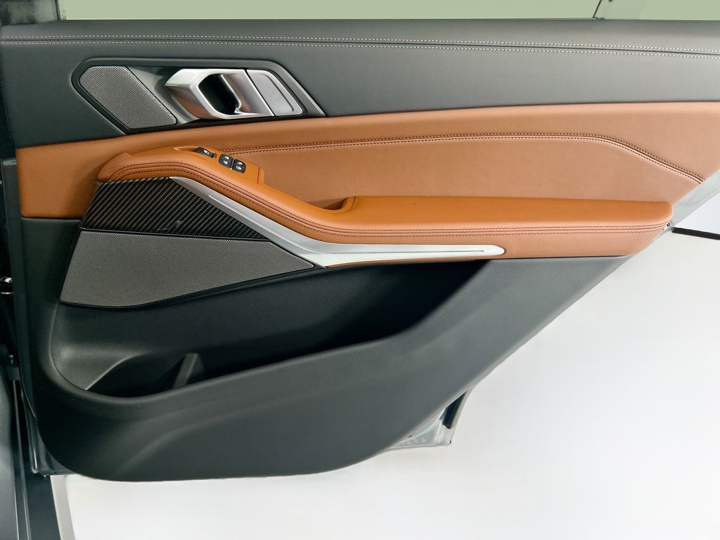 Thumbnail: 2027 BMW X7 - 26