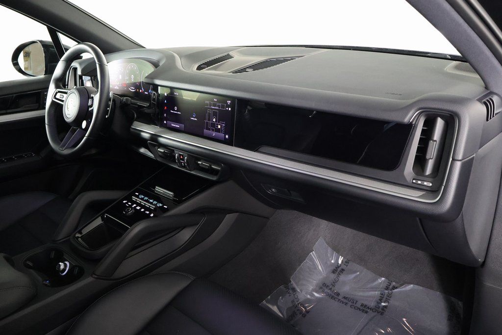 Thumbnail: 2024 Porsche Cayenne - 9