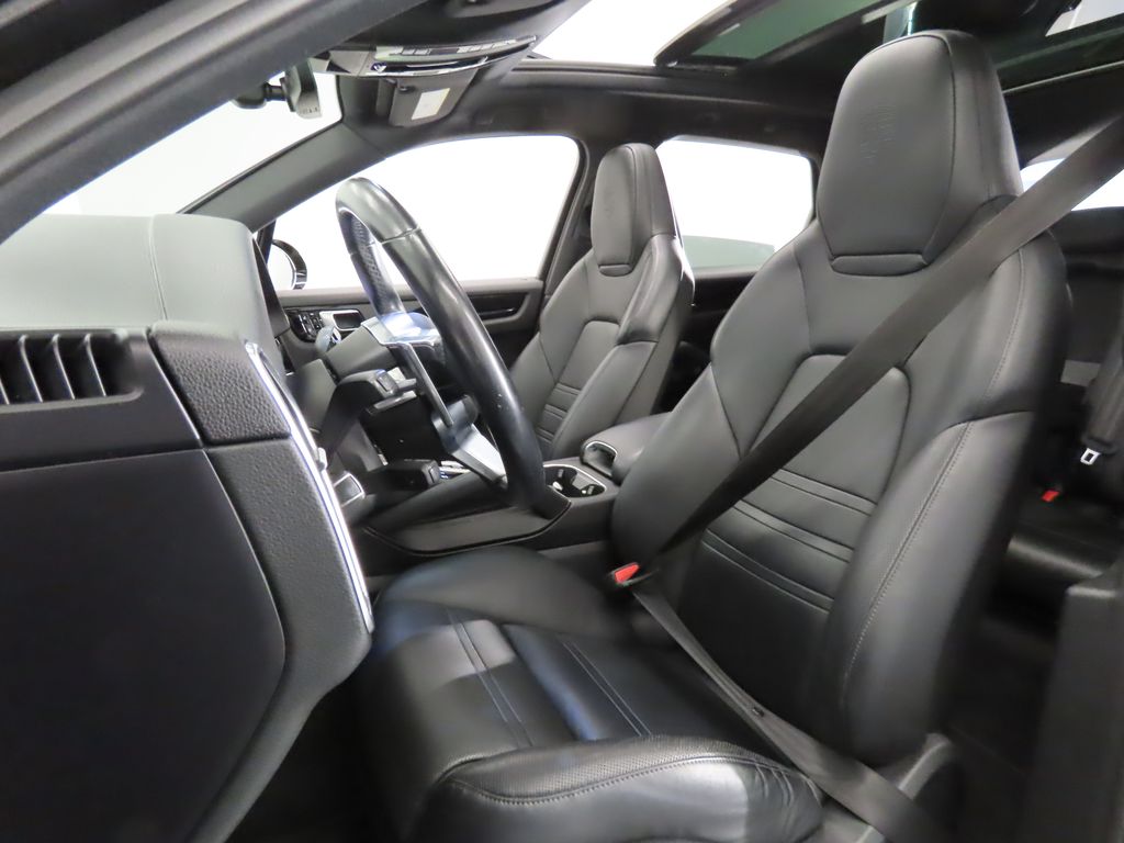 Thumbnail: 2019 Porsche Cayenne - 5
