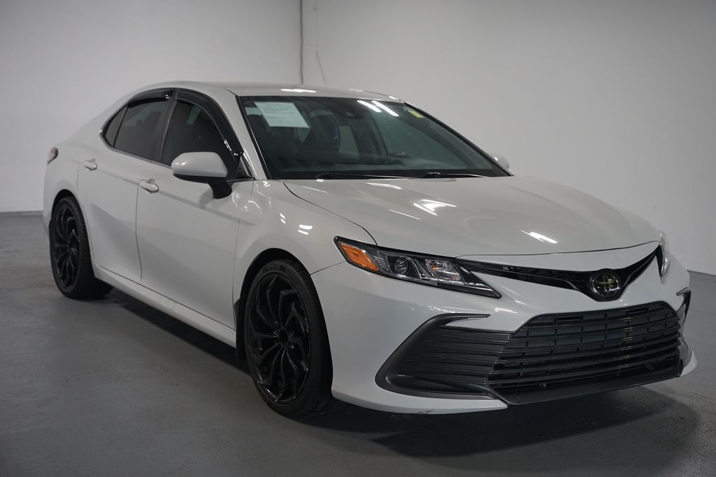 Thumbnail: 2022 Toyota Camry - 3
