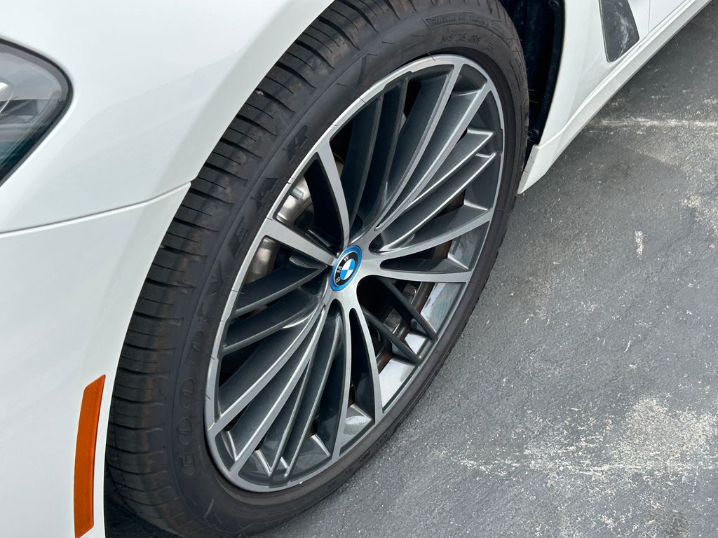 Thumbnail: 2023 BMW 5 Series - 3