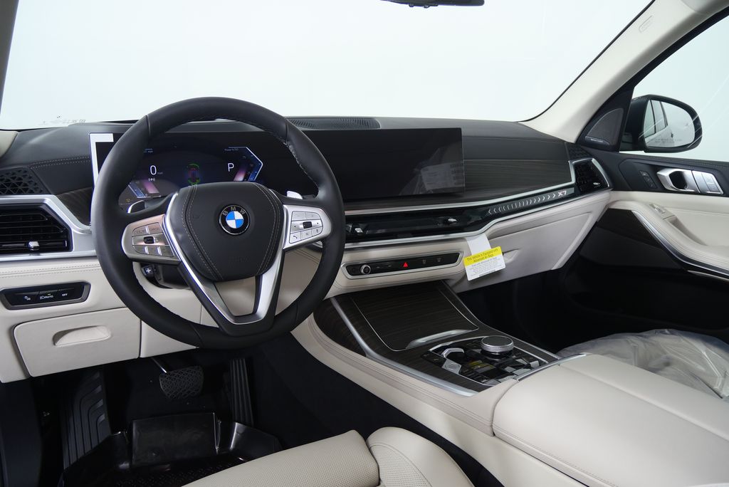 Thumbnail: 2026 BMW X7 - 19