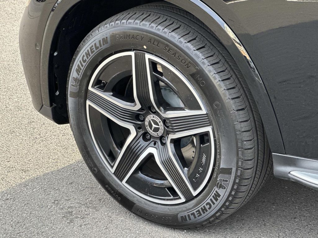 Thumbnail: 2024 Mercedes-Benz GLC - 15