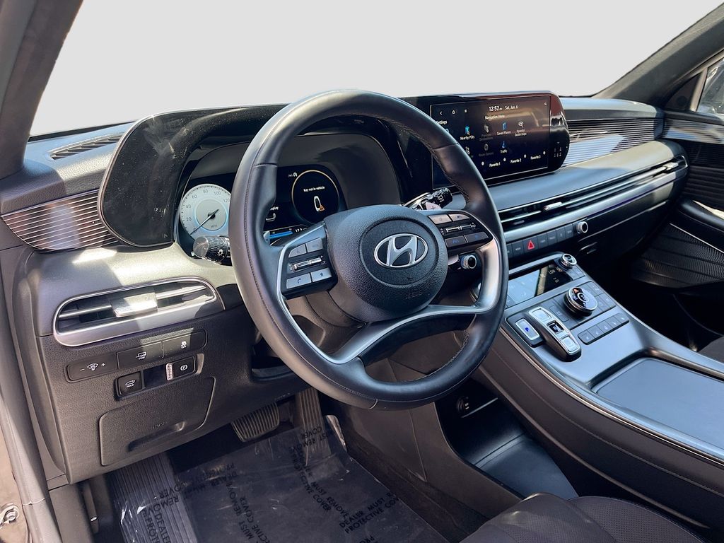 Used 2025 Black Hyundai Calligraphy Night Edition image 9