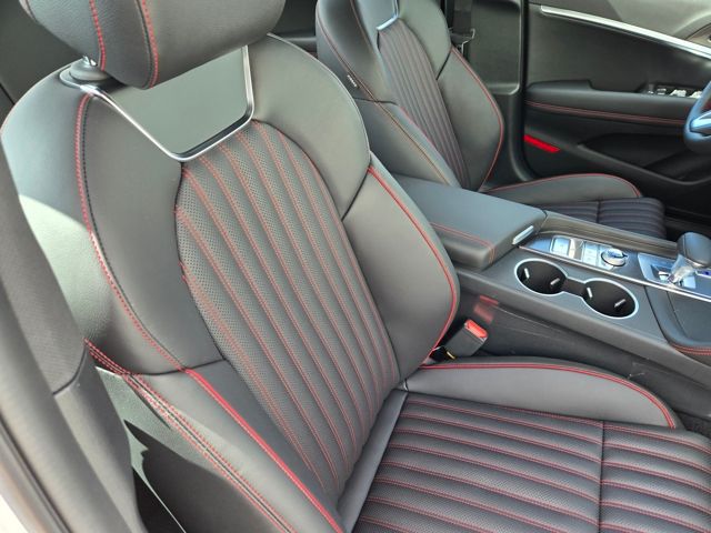 2025 Genesis G70  22