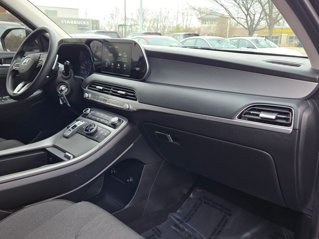 View vehicle photo 7