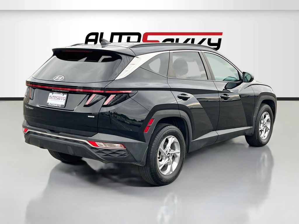 Used 2023 Black Hyundai SEL image 7