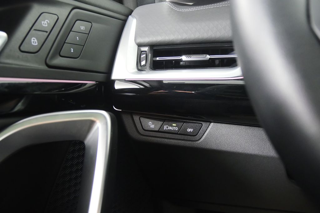 2025 BMW X2 xDrive28i 19