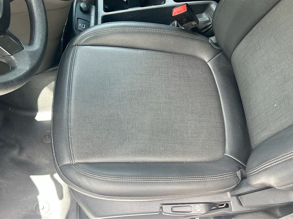 Used 2023 White Ford XL image 19