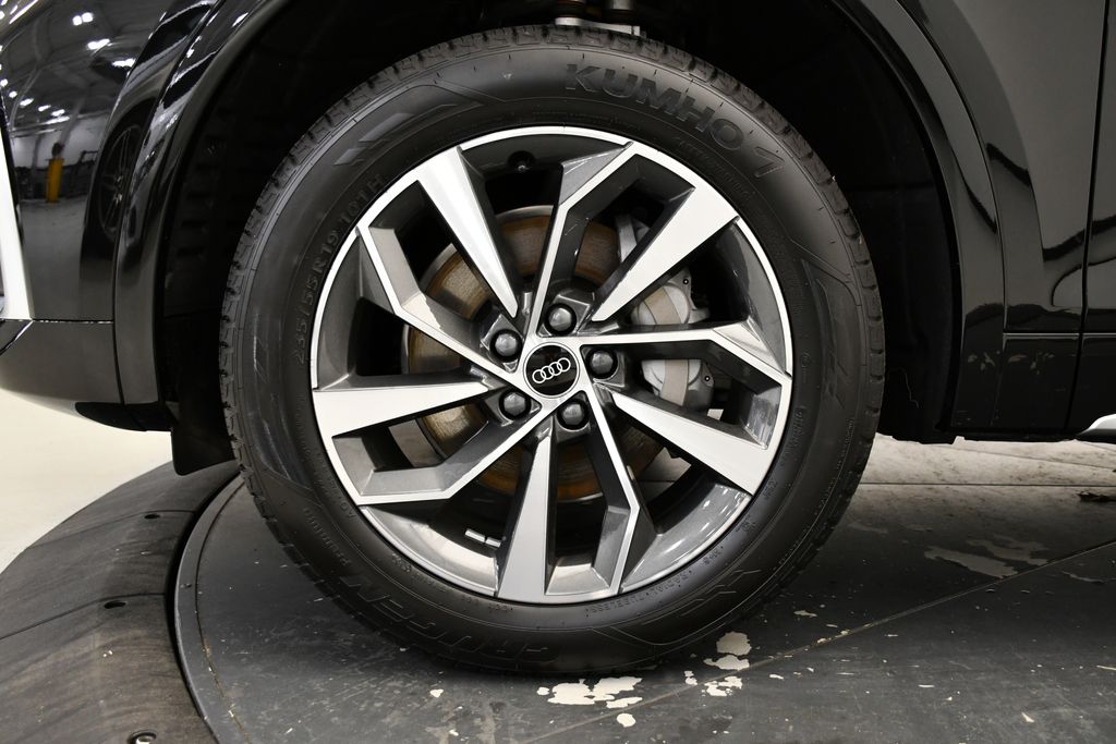 Thumbnail: 2025 Audi Q5 - 13