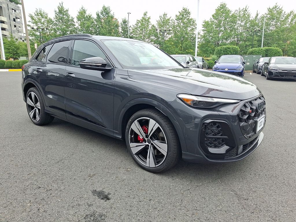 Thumbnail: 2026 Audi SQ5 - 2