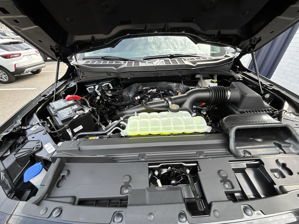 New 2026 Carbonized Gray Metallic Ford XLT image 17