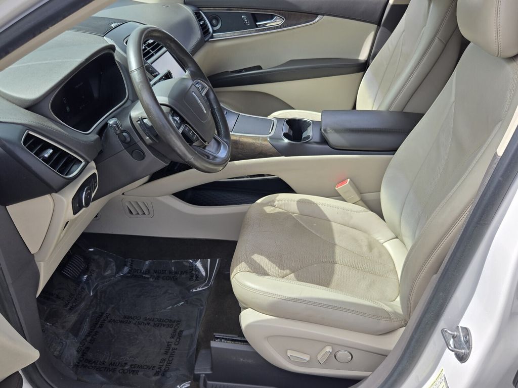 2019 Lincoln Nautilus - $15,475