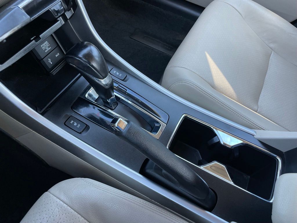 Thumbnail: 2015 Honda Accord - 20