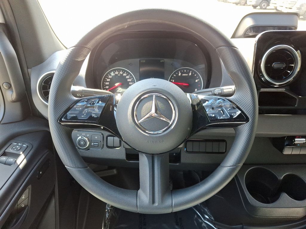 2025 Mercedes-Benz Sprinter 2500 15