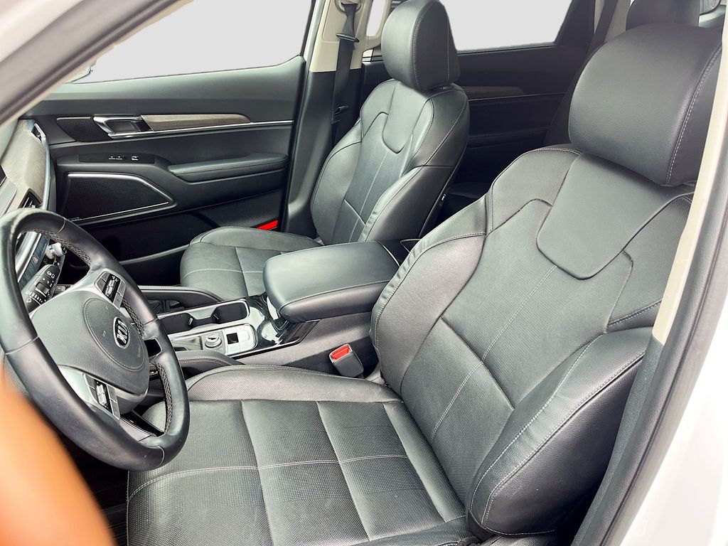 Used 2021 White Kia SX image 22