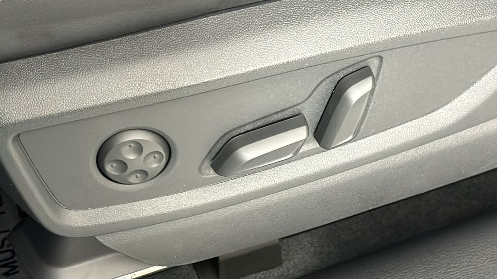 2025 Audi Q5  32