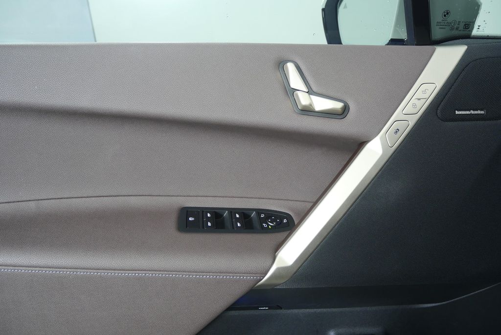 Thumbnail: 2024 BMW iX - 8