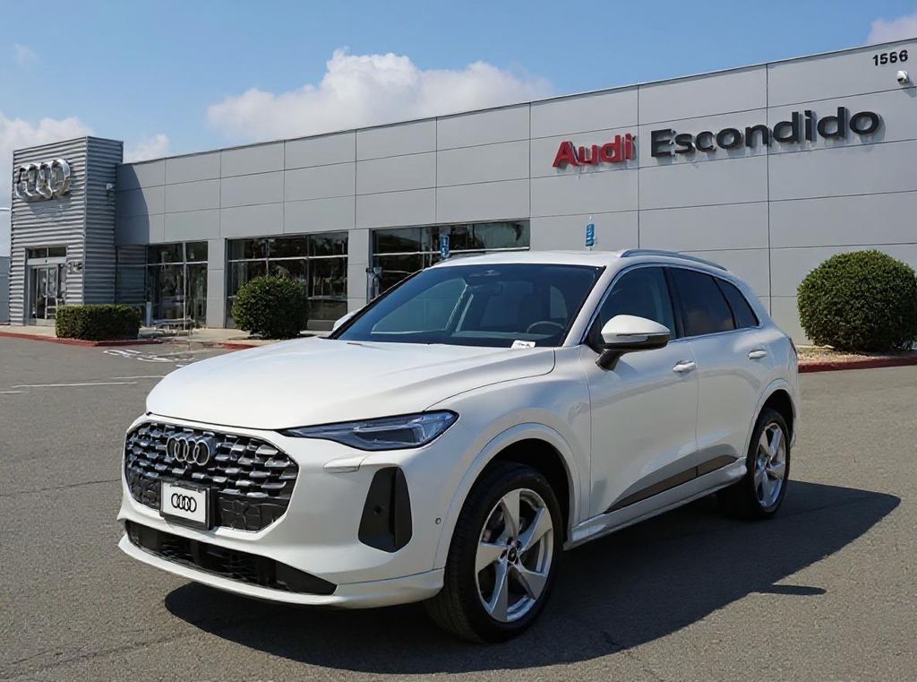 Thumbnail: 2025 Audi Q5 - 1
