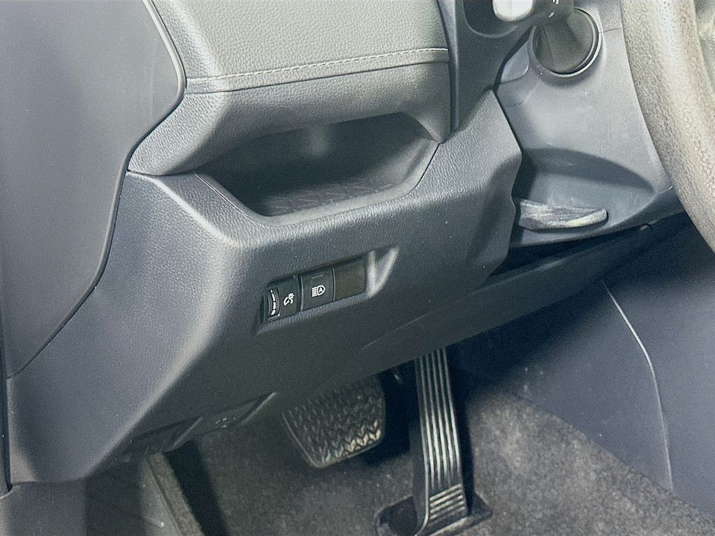 Thumbnail: 2023 Toyota RAV4 - 10