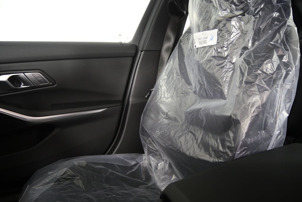 Thumbnail: 2026 BMW 3 Series - 23