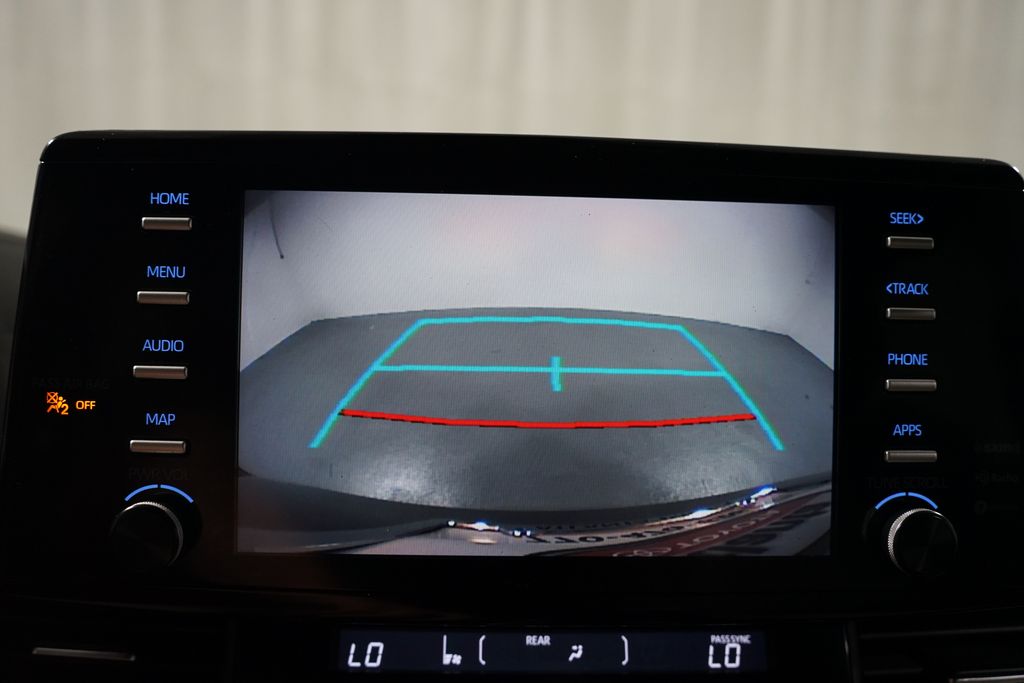 Thumbnail: 2022 Toyota Sienna - 22