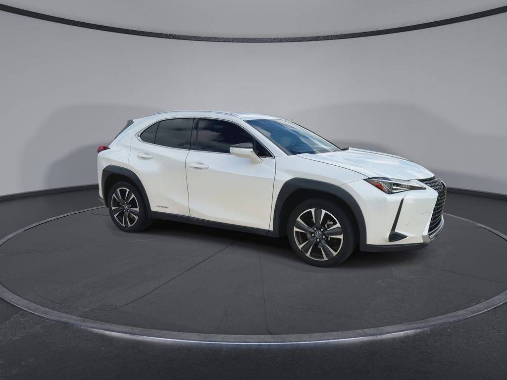 Thumbnail: 2021 Lexus UX - 2