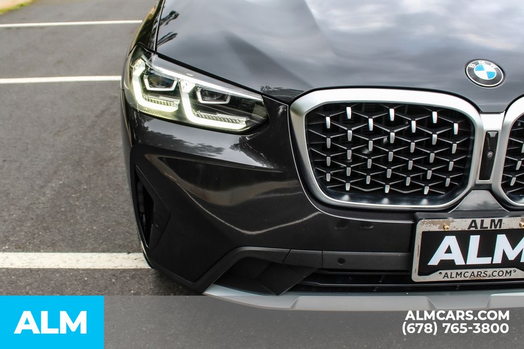 Used 2024 Gray BMW xDrive30i image 10