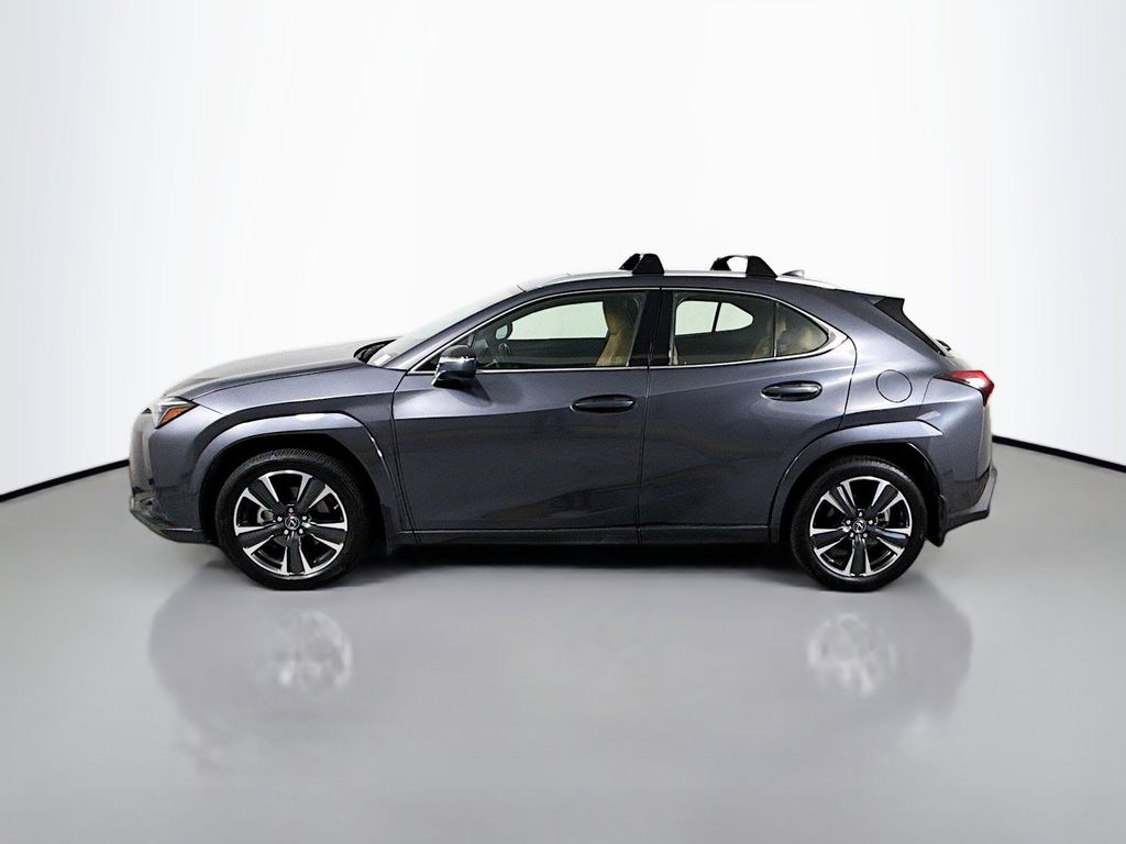 Thumbnail: 2023 Lexus UX - 8