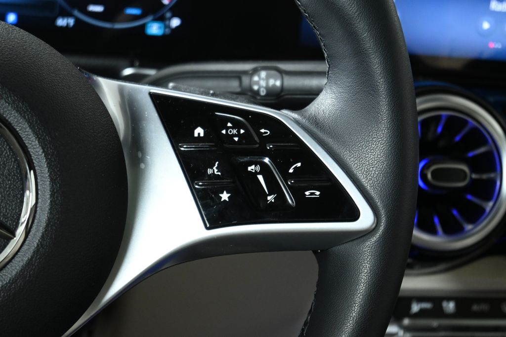 Thumbnail: 2026 Mercedes-Benz GLB - 17