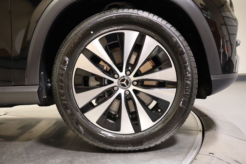 Thumbnail: 2026 Mercedes-Benz GLE - 14