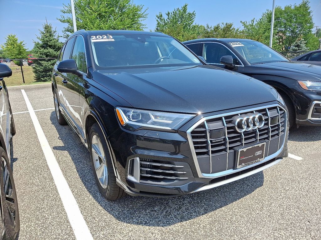 Thumbnail: 2023 Audi Q7 - 3