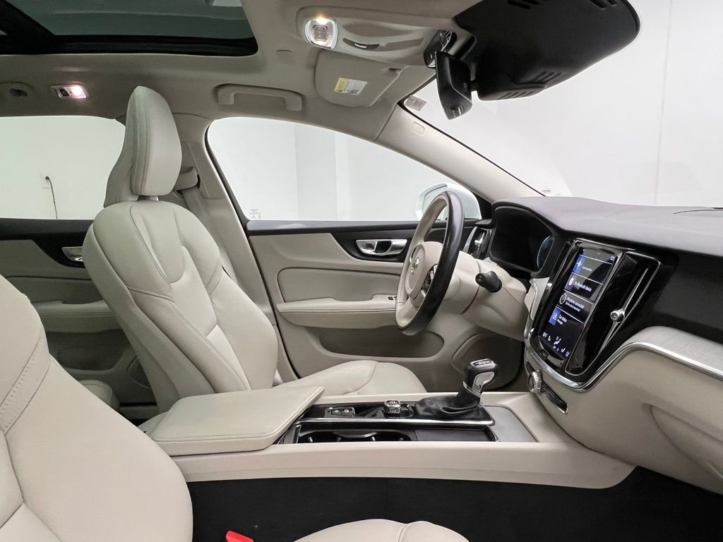 Thumbnail: 2022 Volvo S60 - 6