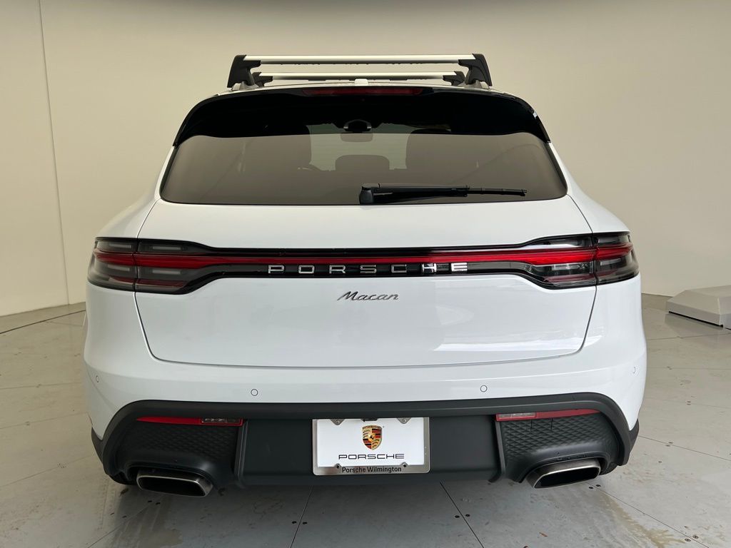 2025 Porsche Macan  21