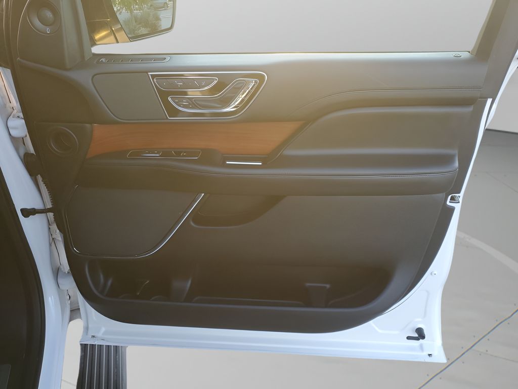 Used Car 2018 Lincoln Navigator  Reserve For Sale Under $25,000 In Austin, Texas