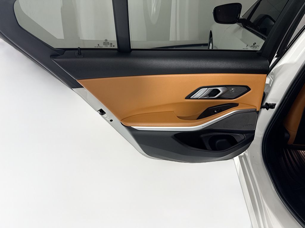 Thumbnail: 2023 BMW 3 Series - 26