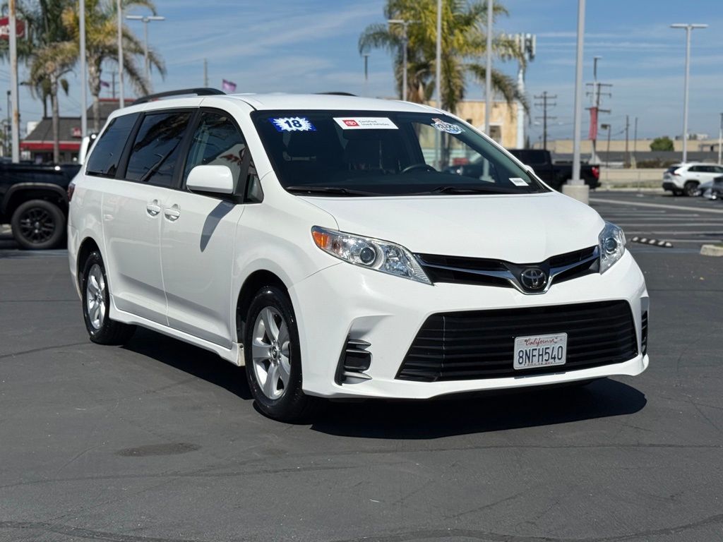 2018 Toyota Sienna LE 7-Passenger FWD with Auto-Access Seat