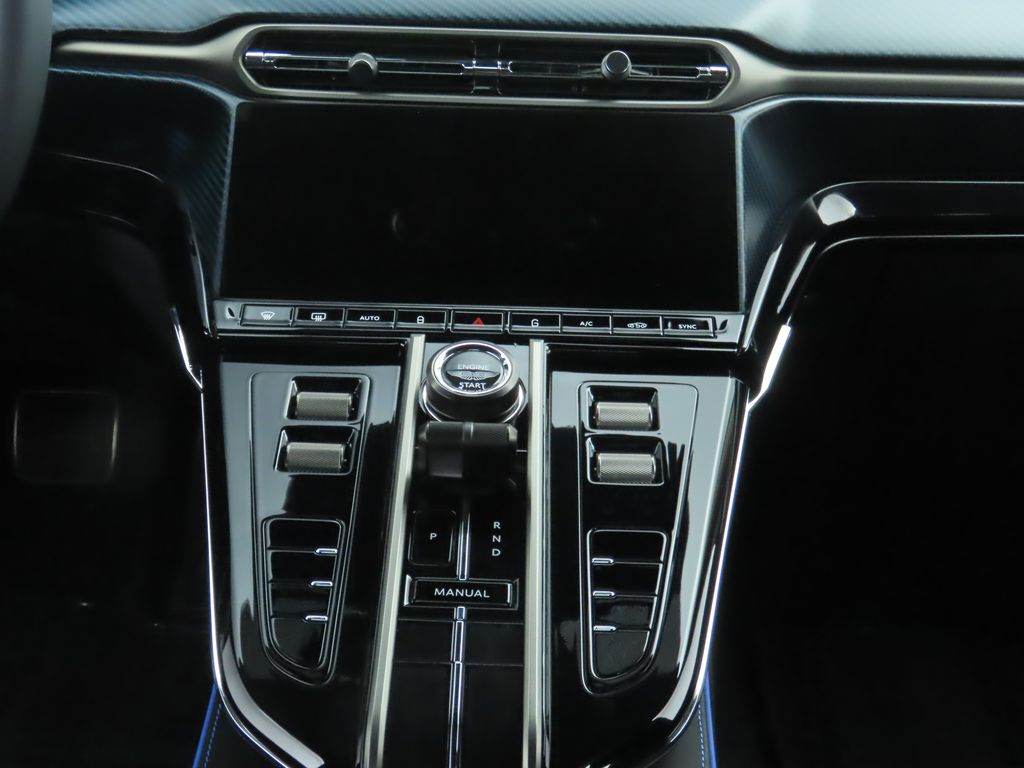 Thumbnail: 2025 Aston Martin Vantage - 14