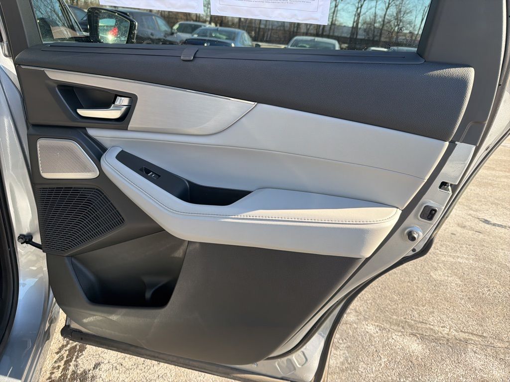 Thumbnail: 2025 Acura MDX - 26