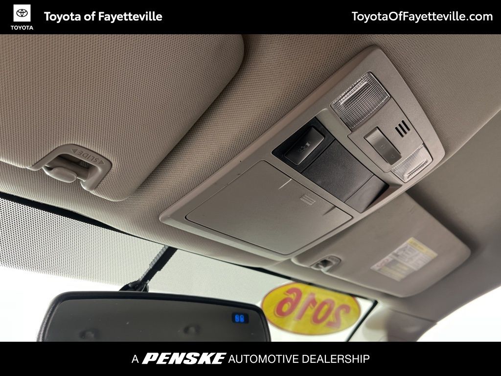 Thumbnail: 2016 Toyota Tacoma - 23