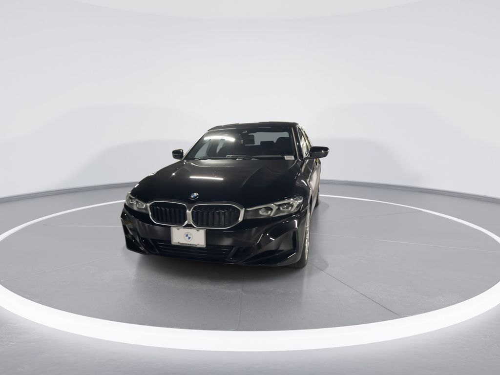 Thumbnail: 2025 BMW 3 Series - 3