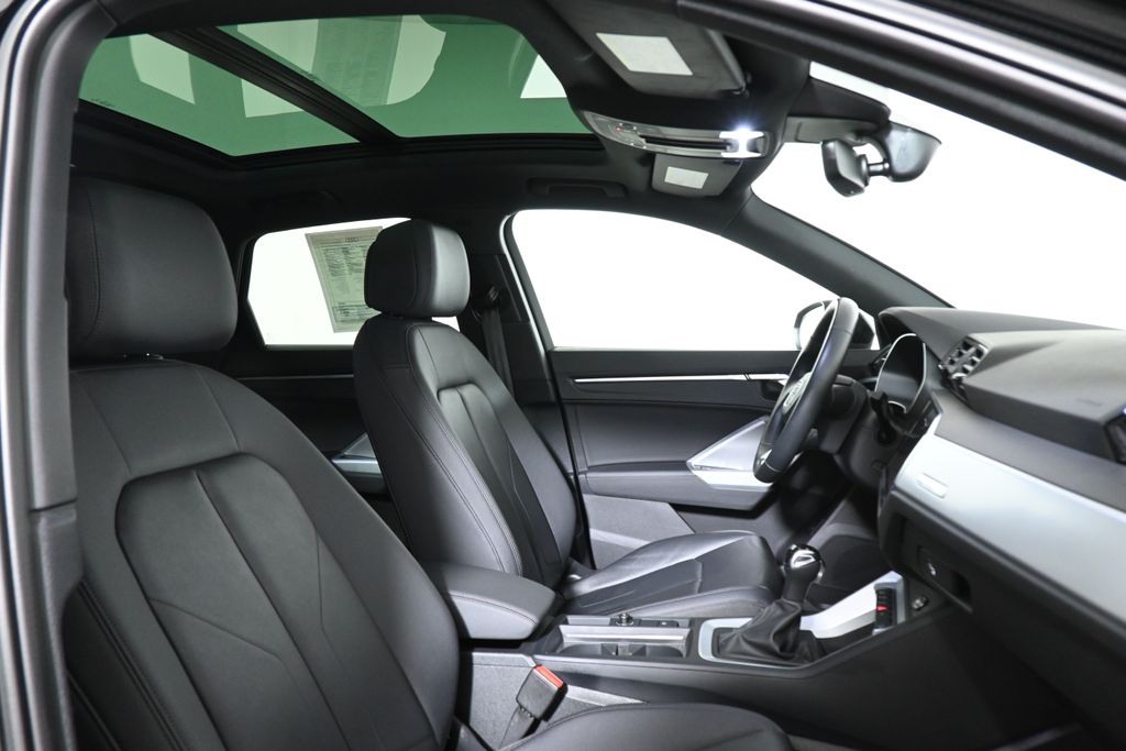 Thumbnail: 2021 Audi Q3 - 26