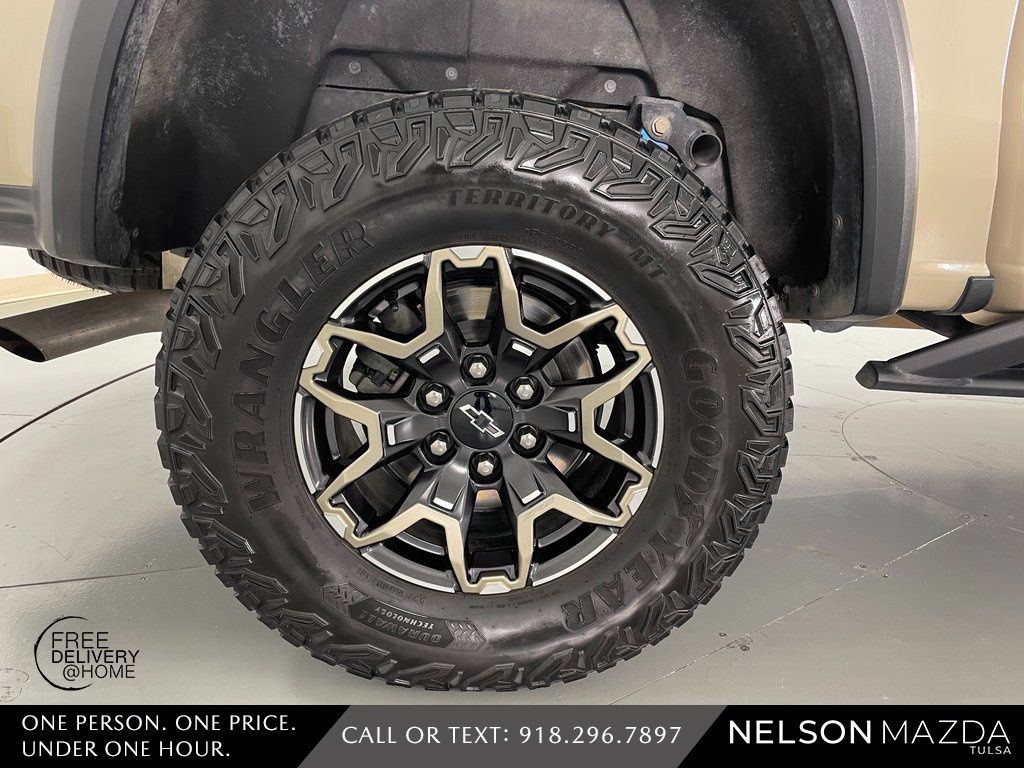 Used 2023 Beige Chevrolet ZR2 image 13