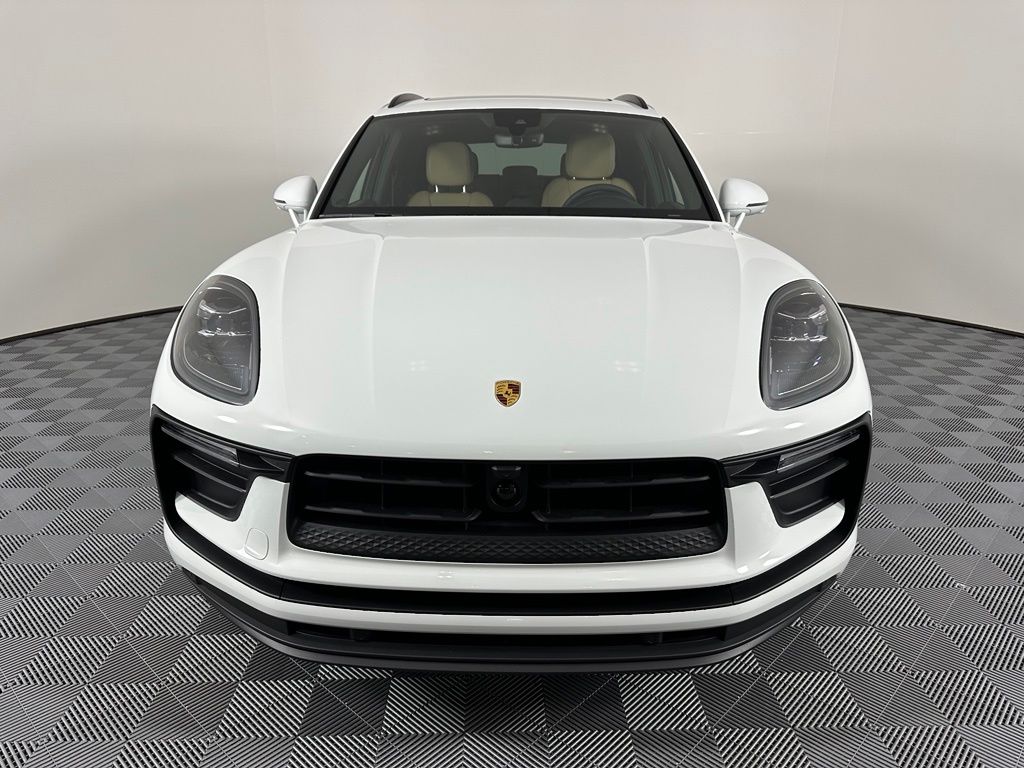 Thumbnail: 2026 Porsche Macan - 8