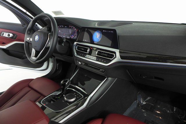 2022 BMW 3 Series 330e iPerformance 13