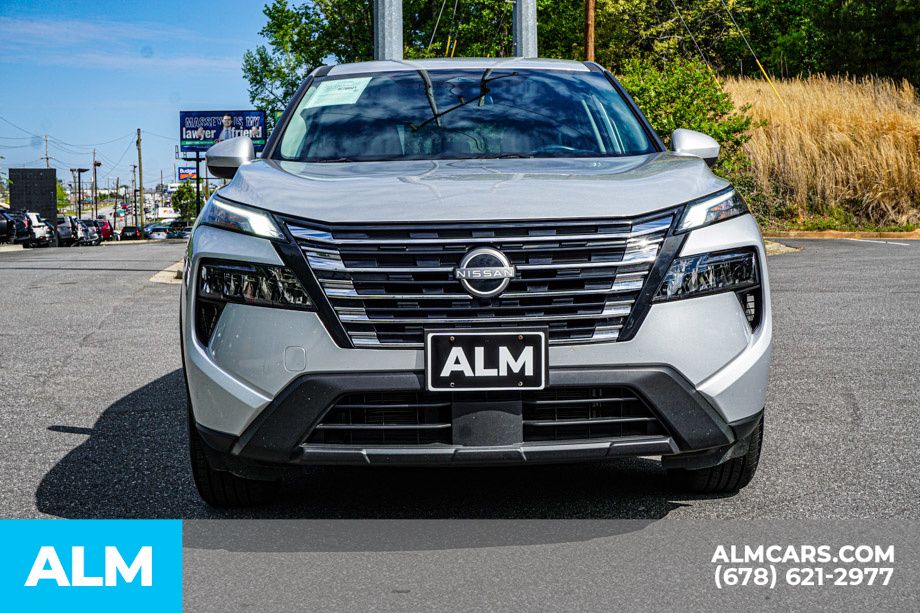 Used 2025 Silver Nissan SV image 10