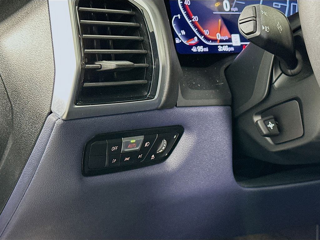 Thumbnail: 2022 BMW 8 Series - 10